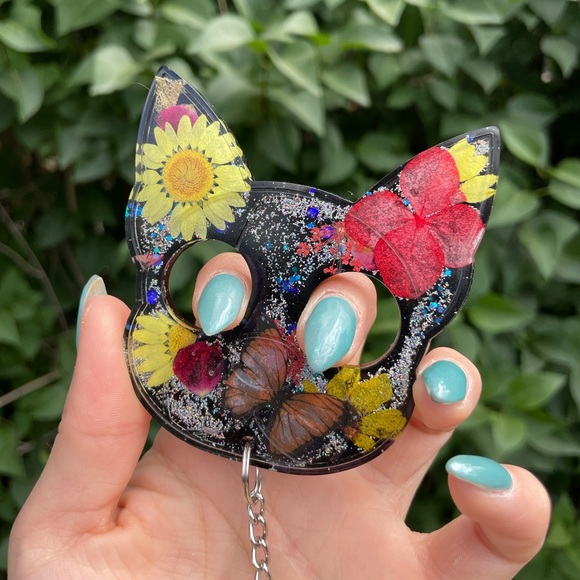 Handmade Resin Safety Keychain! - Picture 2 of 3